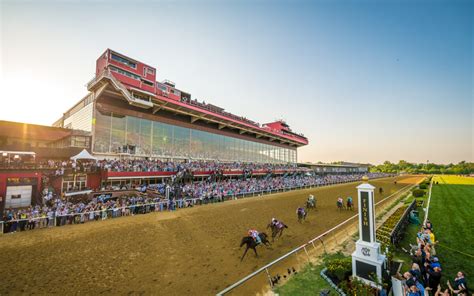 What Time is the Running of the Preakness: A Symphony of Hooves and Unpredictable Clocks